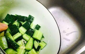 山东绿瓜怎么吃才好吃视频,山东绿瓜美味食法大揭秘 第2张 山东绿瓜怎么吃才好吃视频,山东绿瓜美味食法大揭秘 第2张