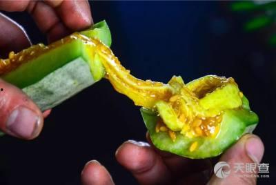 小兔子吃羊角蜜瓜视频教程,小兔子教你轻松学会吃羊角蜜瓜  第3张